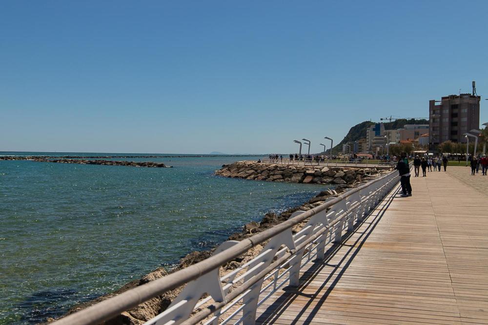 Zara D'Amare A Pesaro 10 Metri Dalla Spiaggia By Yohome Ngoại thất bức ảnh
